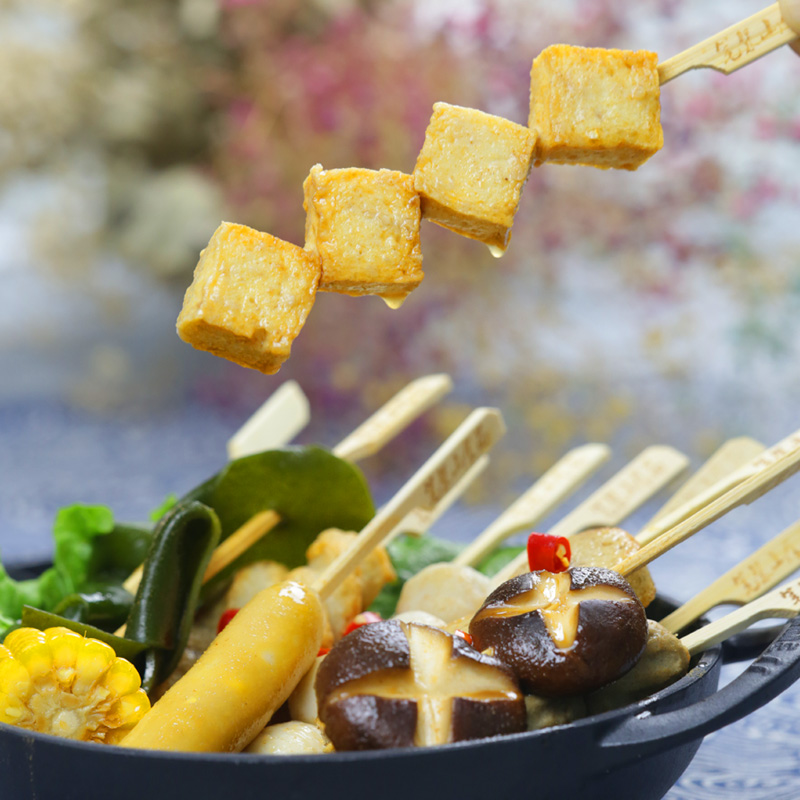 おでんの単品（イモさつま揚げ）