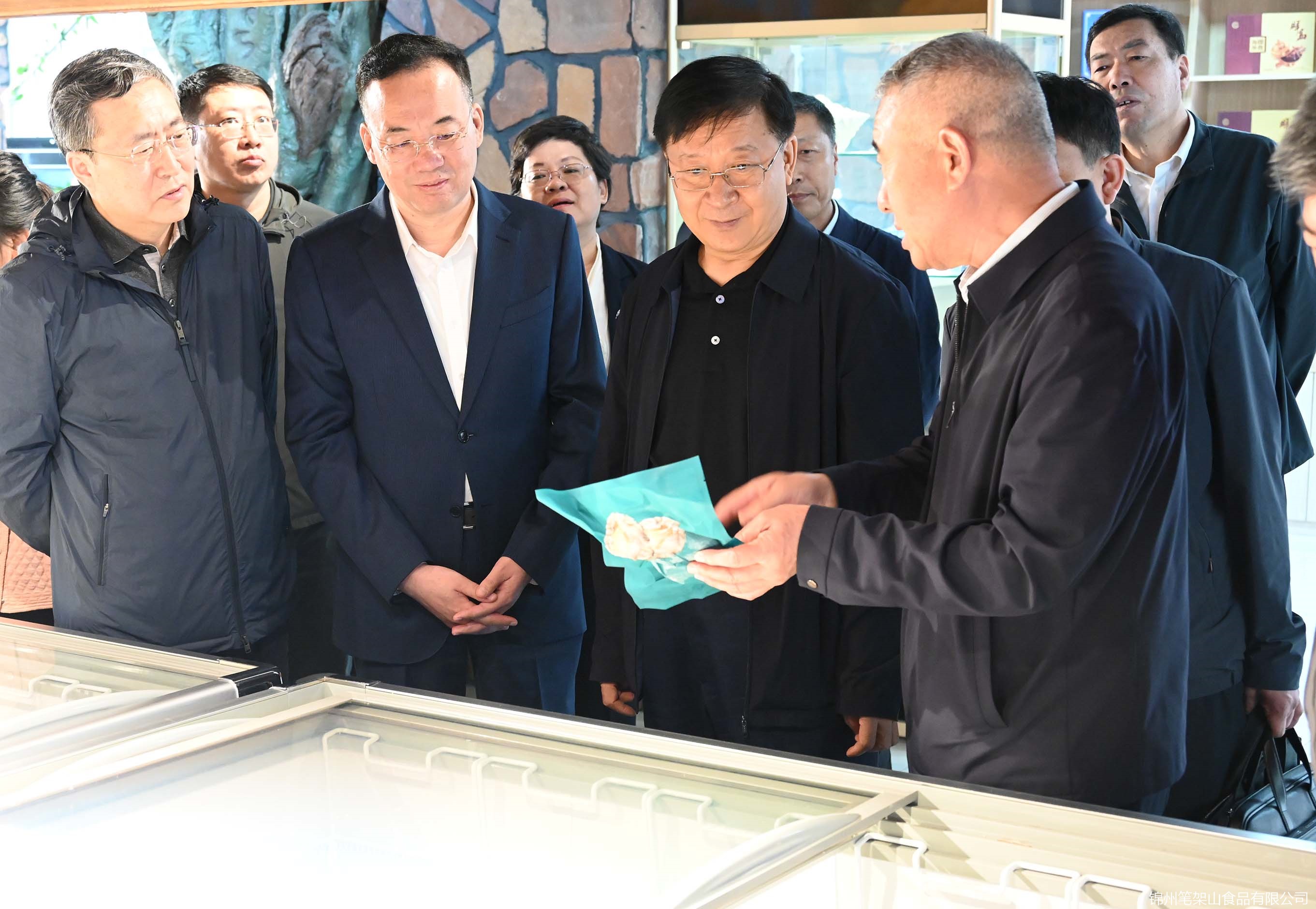 省人大常委會(huì)領(lǐng)導(dǎo)到錦州筆架山食品有限公司調(diào)研指導(dǎo)